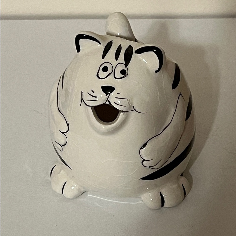Pier 1 Vintage Black and White Creamer Cat Figurine